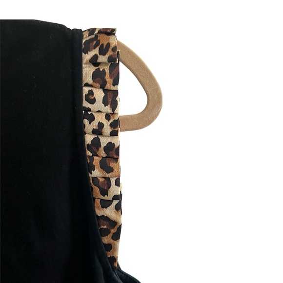 Black Tee with Jaguar Print Sleeve detail - Picture 2 of 3